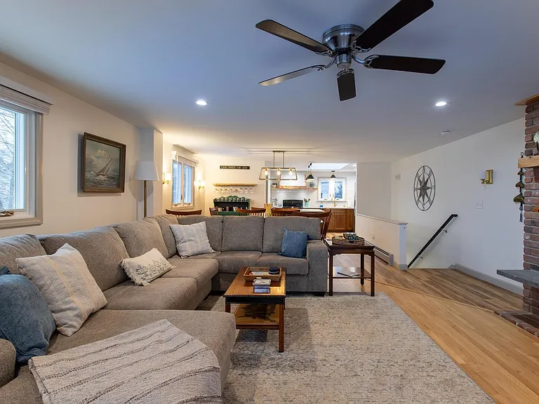 483 Winnacunnet Rd #WEST SIDE — Photo 8