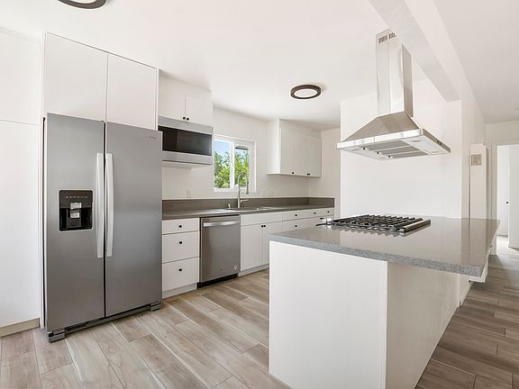 5th image of 240 28th St #240