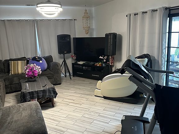 2nd image of 381 Hacienda Ave