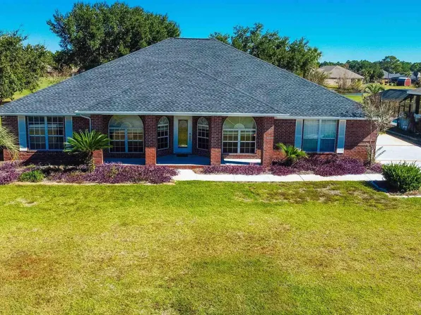 2620 Masters Blvd, Navarre, FL 32566