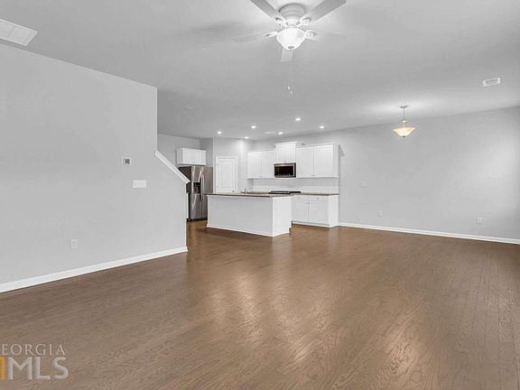 5th image of 521 Mariposa Ln