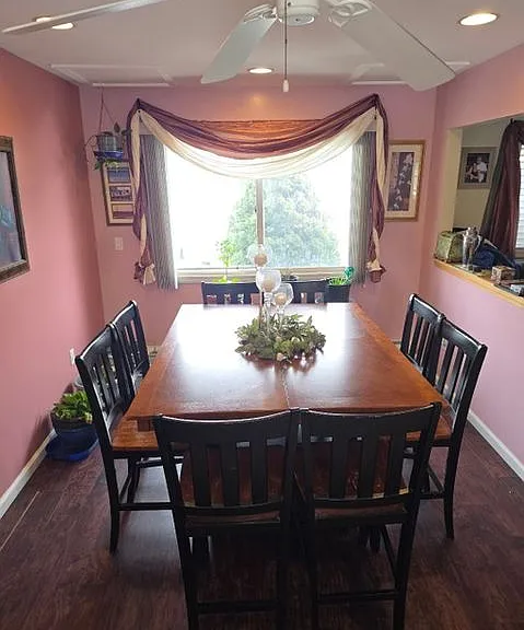 215 Albany Ave — Photo 12