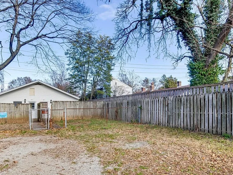 814 Franklin St — Photo 19
