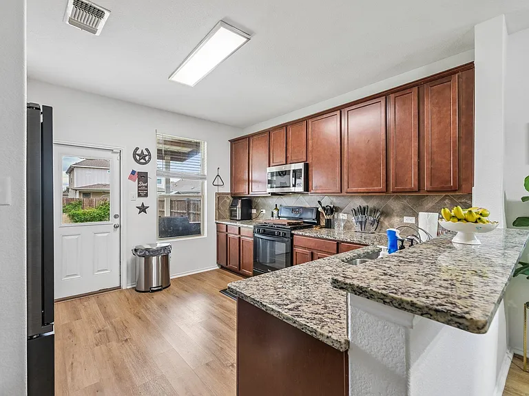 216 La Dera Dr — Photo 6