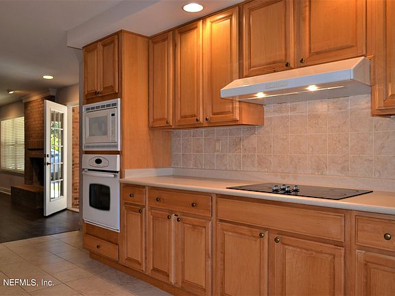 2nd image of 2292 Stafford Dr
