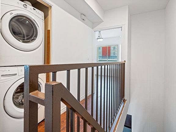 3rd image of 5633 Carlton Way #203
