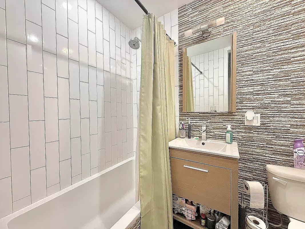 140 Ralph Ave — Photo 2