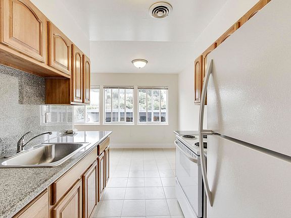 5th image of 7630 Geary Blvd #206