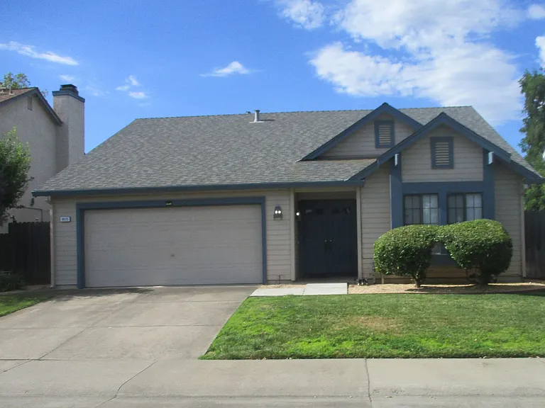 9025 Bramblewood Way — Photo 1