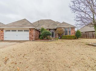 2929 Summit Hill Rd, Norman, OK 73071