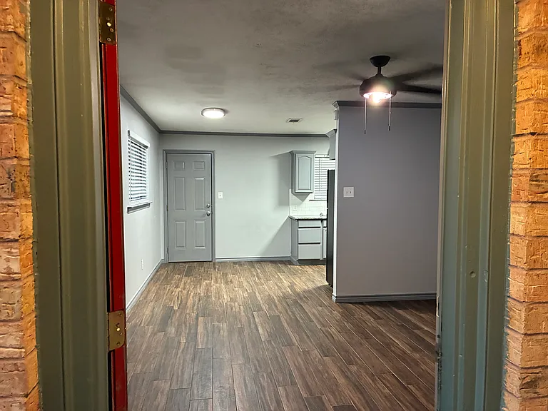 240 Turner Ln #242 — Photo 5