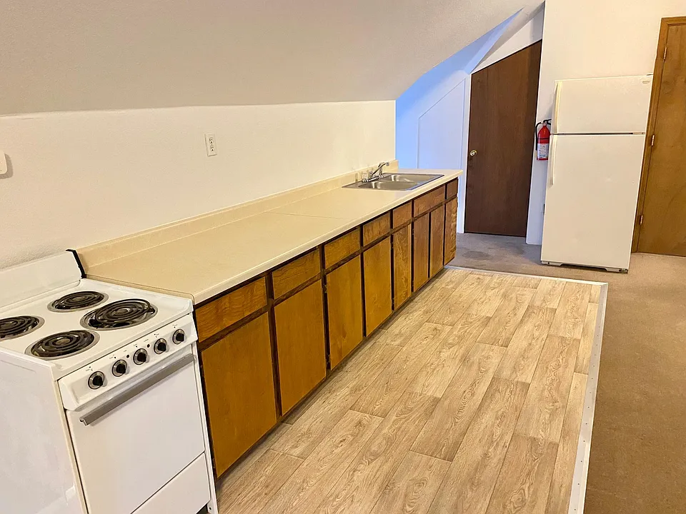 300 E 2nd St #7