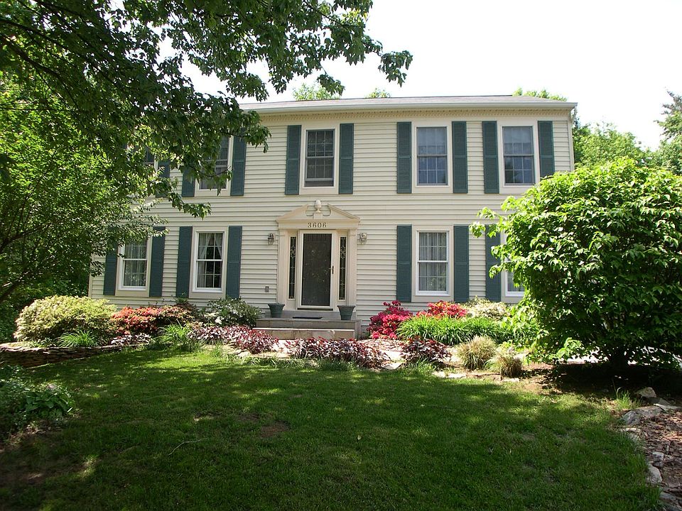 Private,Scenic in cul-de-sac backing to trees 