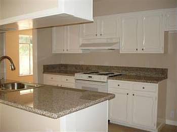 5th image of 1053 Clarendon St