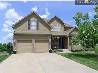 2101 SW Roberts Ct, Lees Summit, MO, 64082
