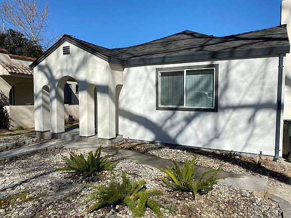 2nd image of 1829 Burnett Way