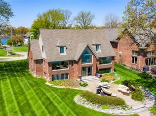 27705 Elba Dr, Grosse Ile, MI