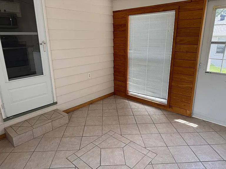 1601 Fox Dr — Photo 16