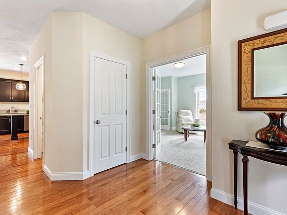 5th image of 4 Brookmeadow Ln