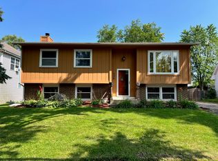 736 Westwind Dr, Bolingbrook, IL 60440