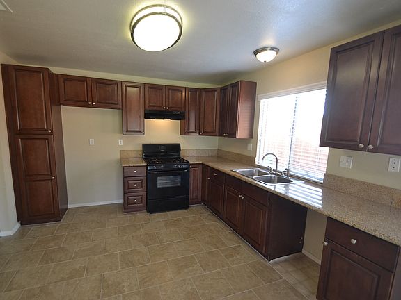 3rd image of 13154 Thistle Brook Dr