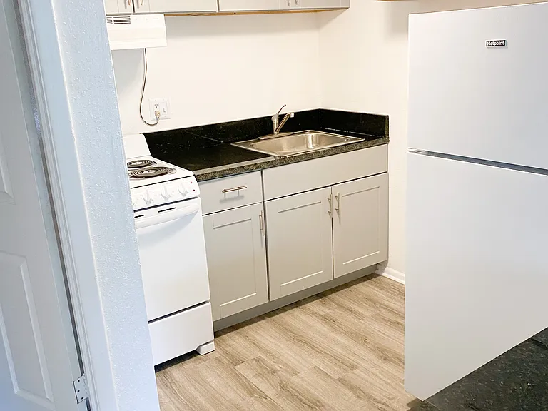 Sunbay Apartments — Photo 17