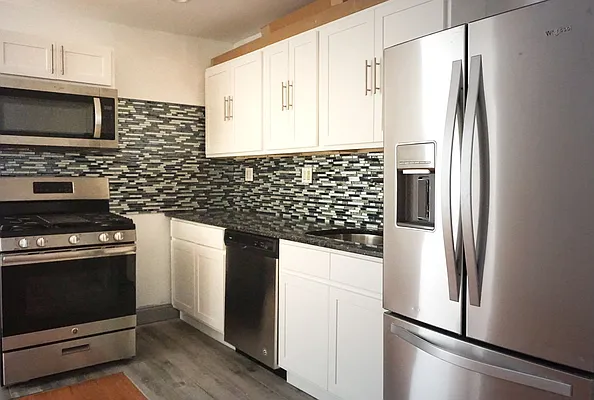 Rented by E Realty International Corp | media 2