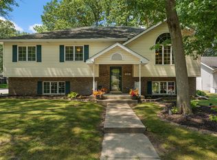 618 Canterbury Rd, Griffith, IN 46319