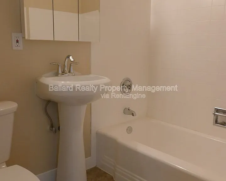 9030 Greenwood Ave N #202 — Photo 8