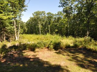 10 Lovers Ln, Great Barrington, MA 01230