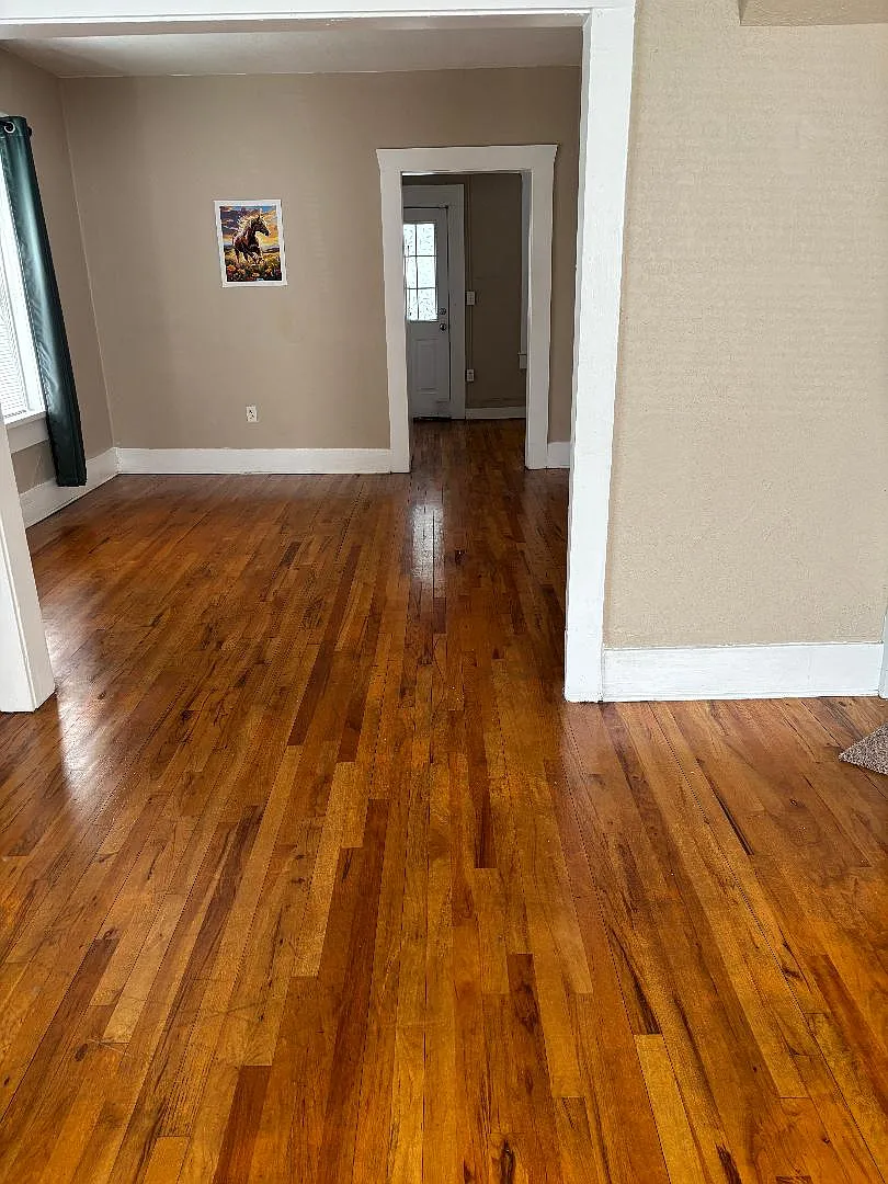 3 bed, 1300 sqft, $2,300 — Photo 4