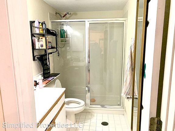 4th image of 289 King St Unit E
