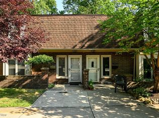 6933 W Fitzwater Rd, Brecksville, OH 44141