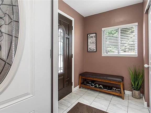 4th image of 304 N Highland Ave