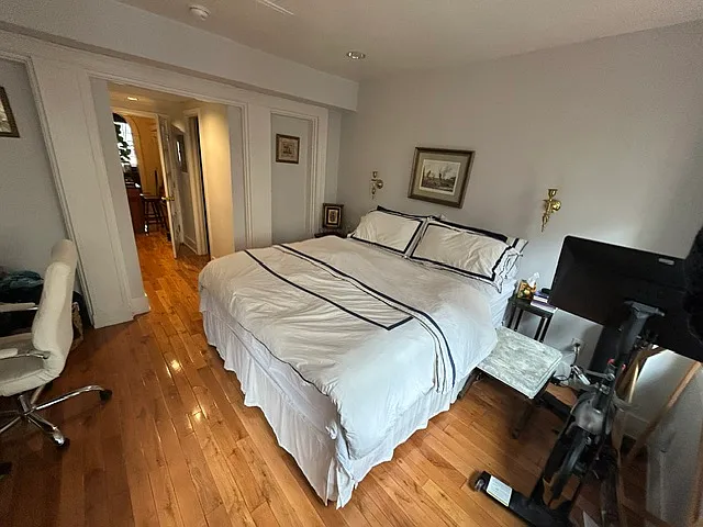 2131 Locust St #1W — Photo 8