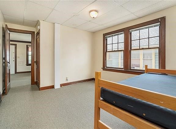 3rd image of 5118 Forest Ave