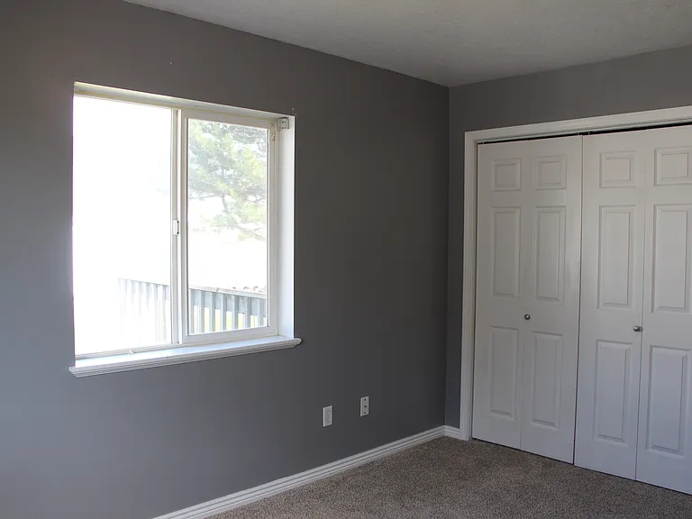 656 S 220 E — Photo 21