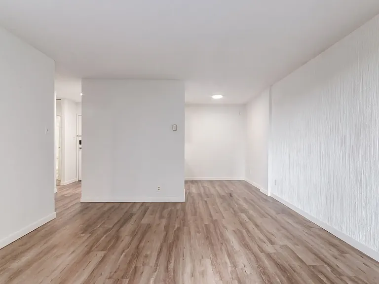 115 25th Ave SW #403 — Photo 13