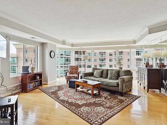 4th image of 3101 Hampton Dr #1312