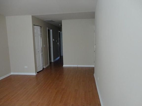3rd image of 1107 Canterbury Ct APT C