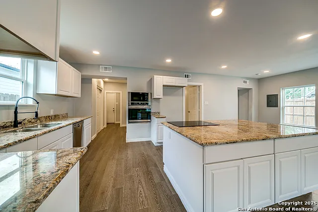 811 W Kings Hwy — Photo 21
