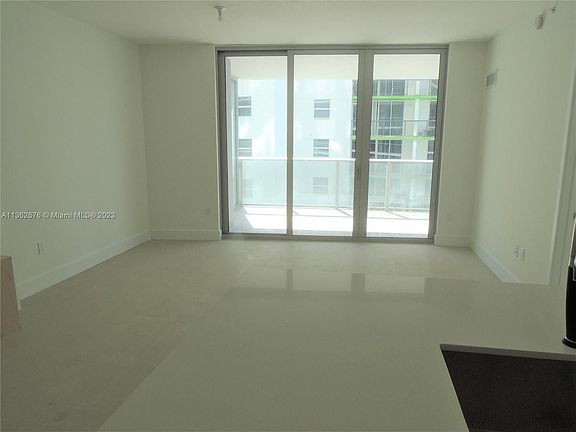 4th image of 488 NE 18th St #3104