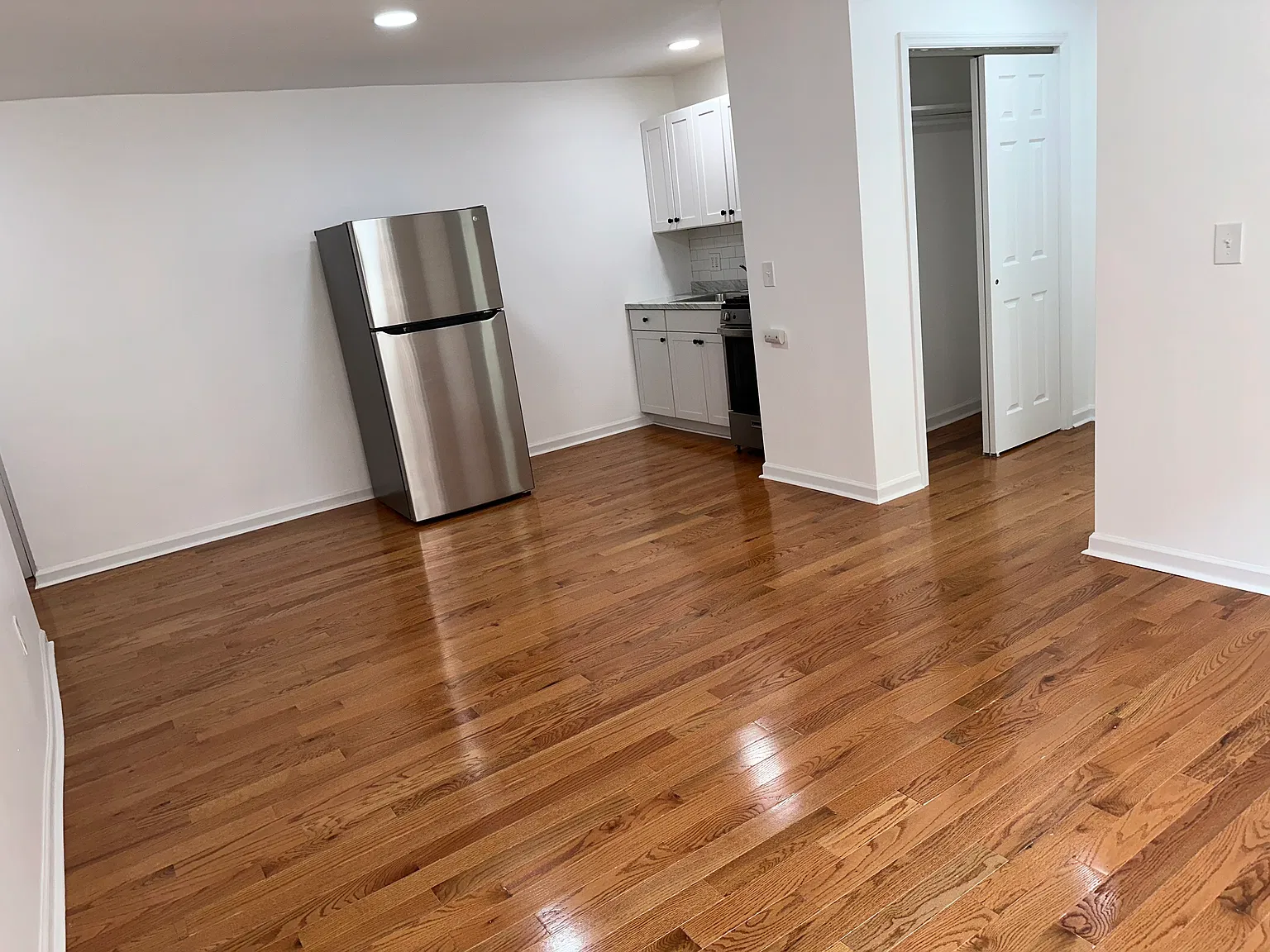 1104 Palisade Ave — Photo 1