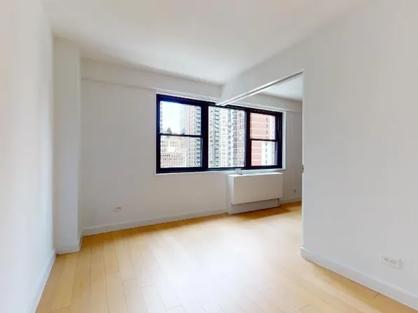 303 West 21st Street image 3 of 7