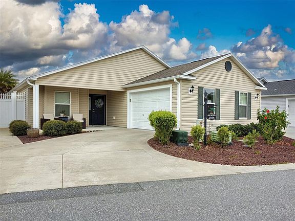 2nd image of 2588 Alcade Pl