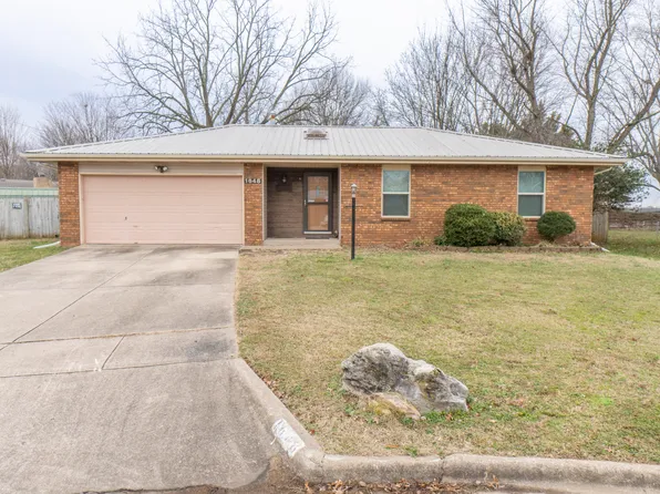 1648 W Wayland Street, Springfield, MO 65807