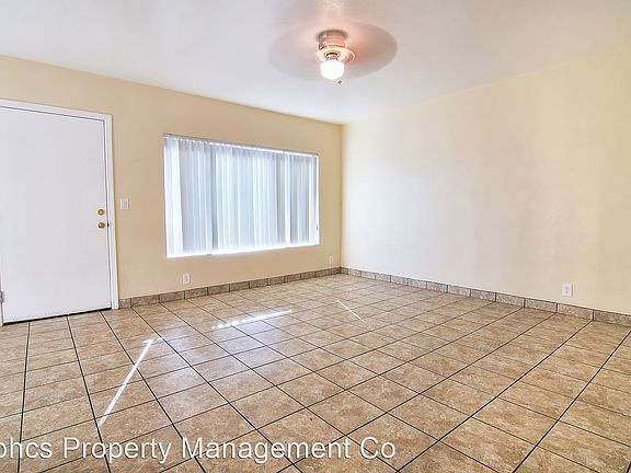 4th image of 20414 Cohasset St #125