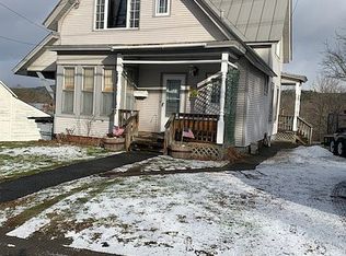 48 S Pleasant St, Randolph, VT 05060