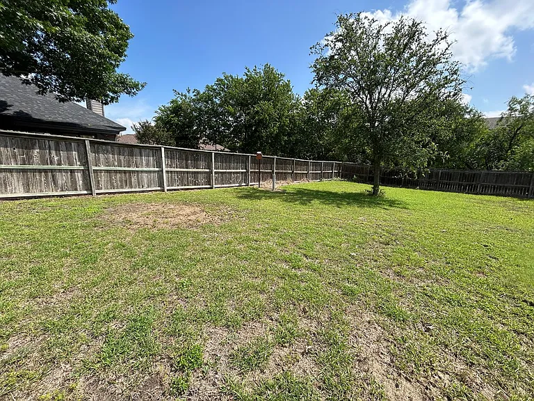 1642 W County Line Rd — Photo 27