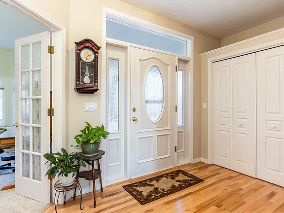 3rd image of 21185 SE Claremont Ct